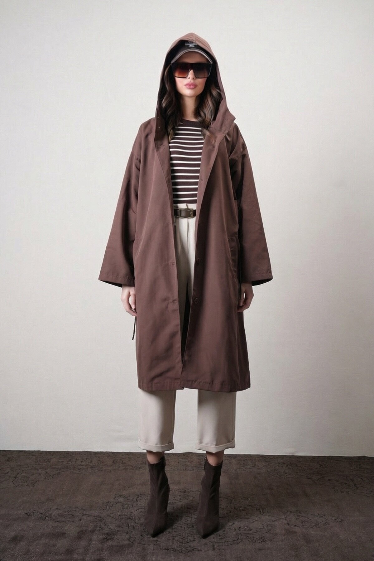 Çift Cepli Kapüşonlu Beli Bağlamalı Düğme Kapamalı Astarlı Trençkot