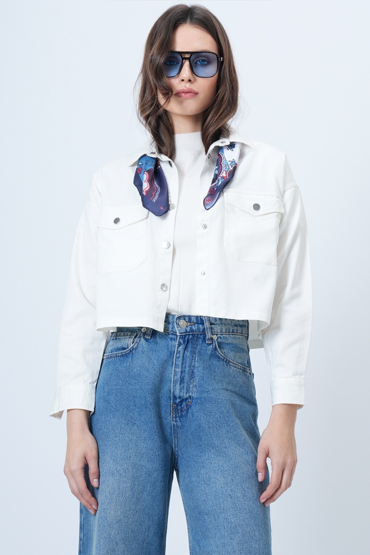 Çıt çıt kapamalı Çift Cepli Crop Ceket