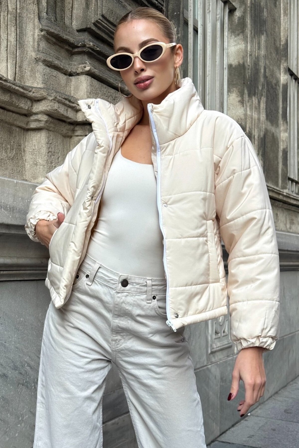 Çıtçıt Detaylı Kısa Şişme Mont