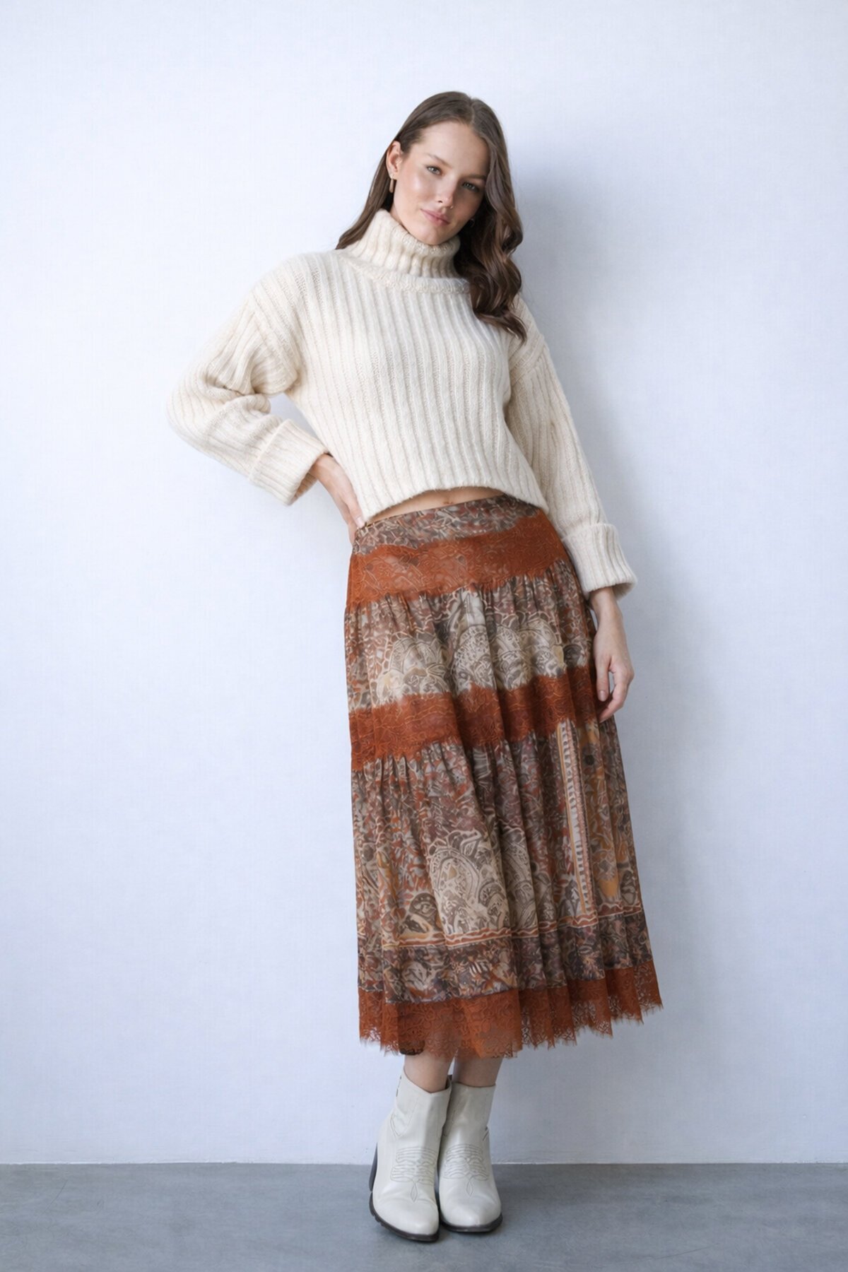 Dantel Detaylı Desenli Maxi Etek