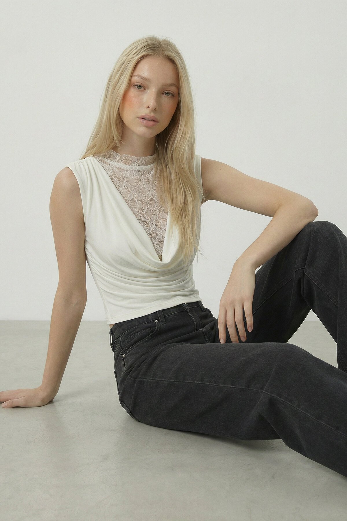 Dantelli Degaje Yaka Bluz