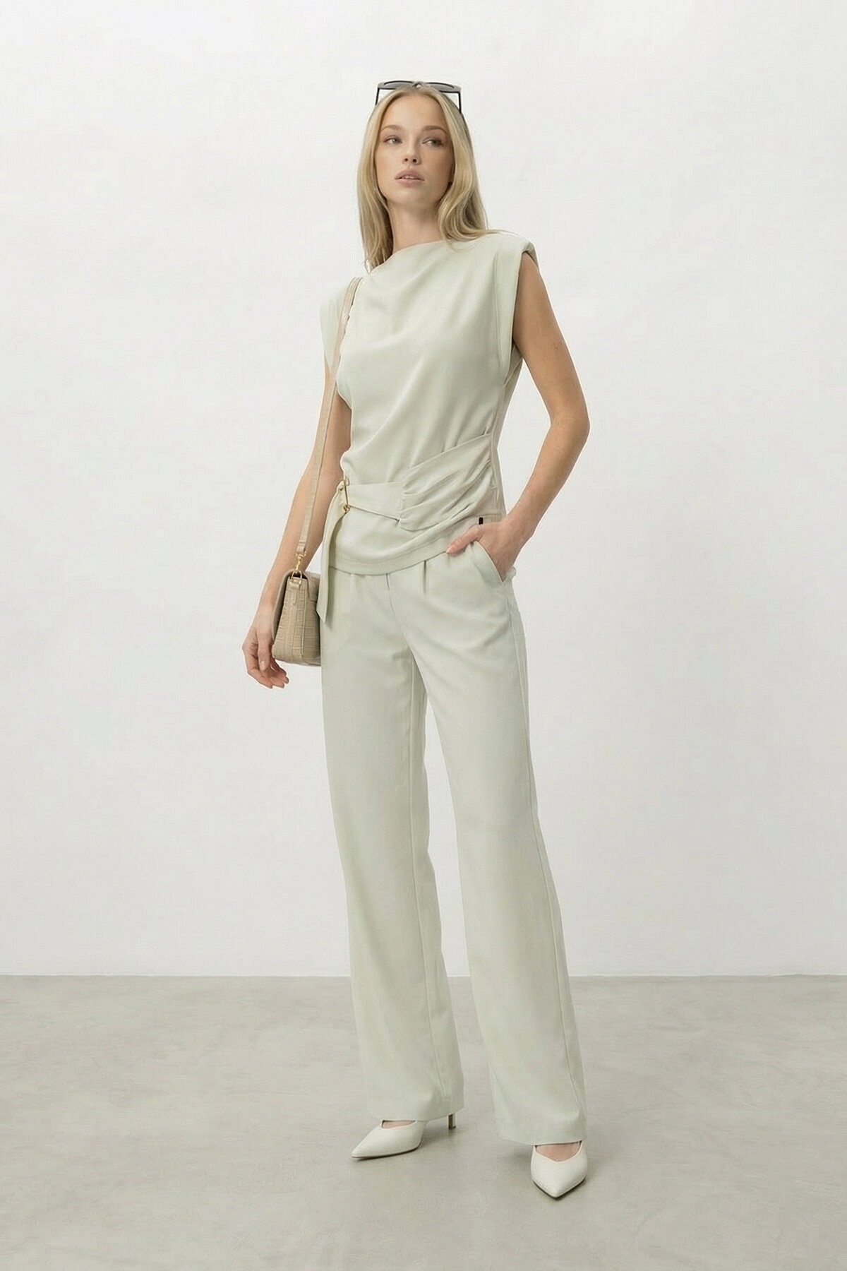 Degaje Yaka Kolsuz Bluz