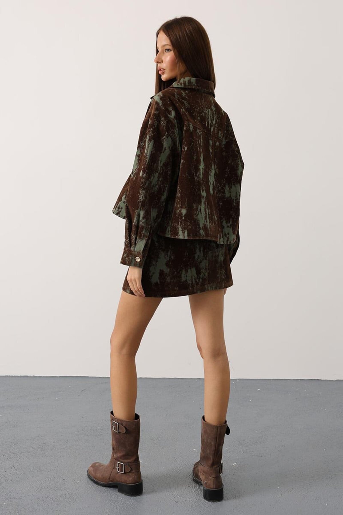 Desenli Süet Dokulu Ceket ve Etek Takım