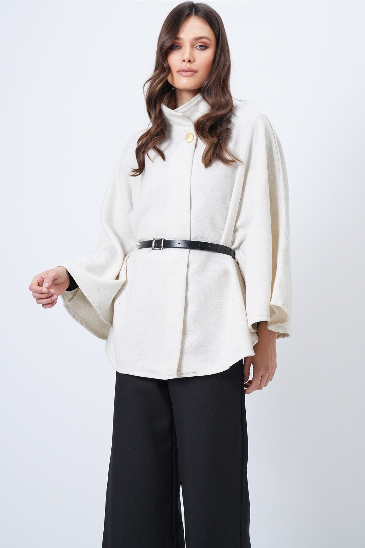 Dik Yaka Düğmeli Kemerli Panço