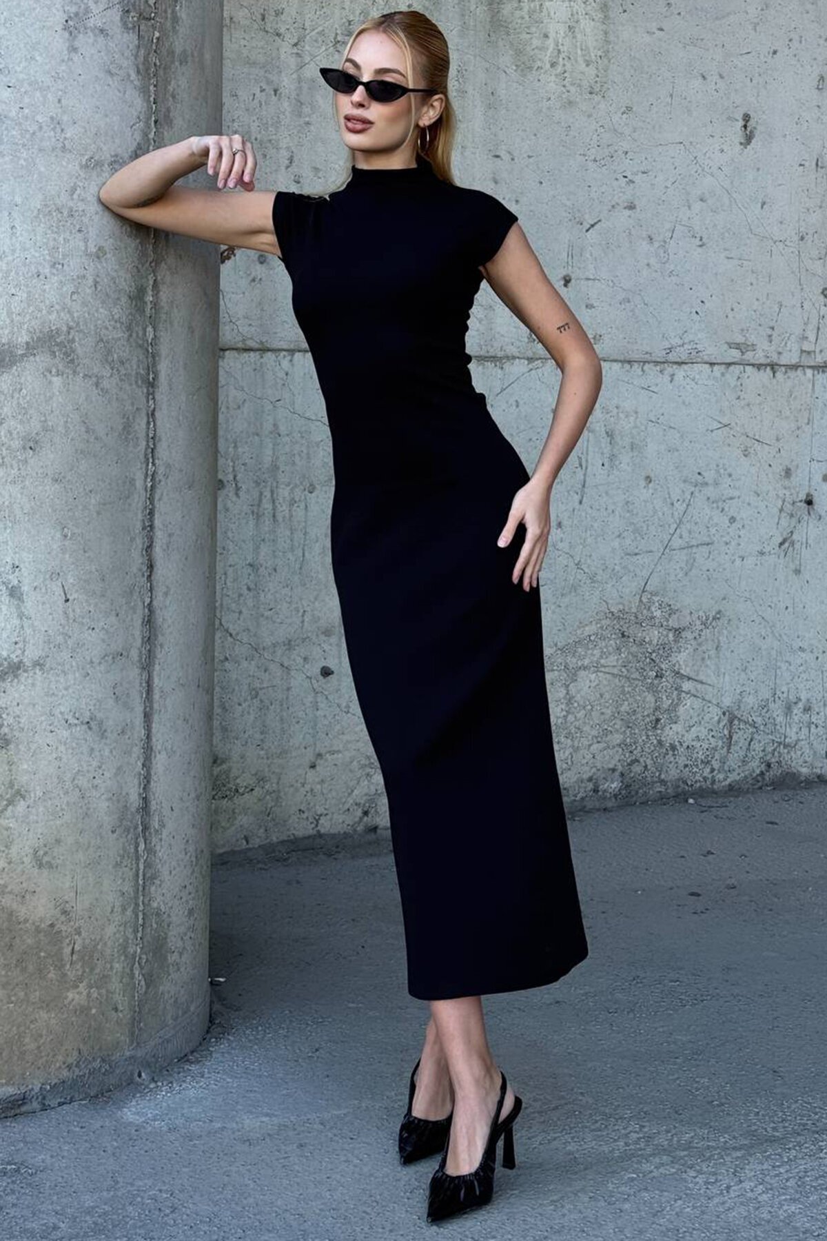 Dik Yaka Kolsuz Midi Boy Elbise