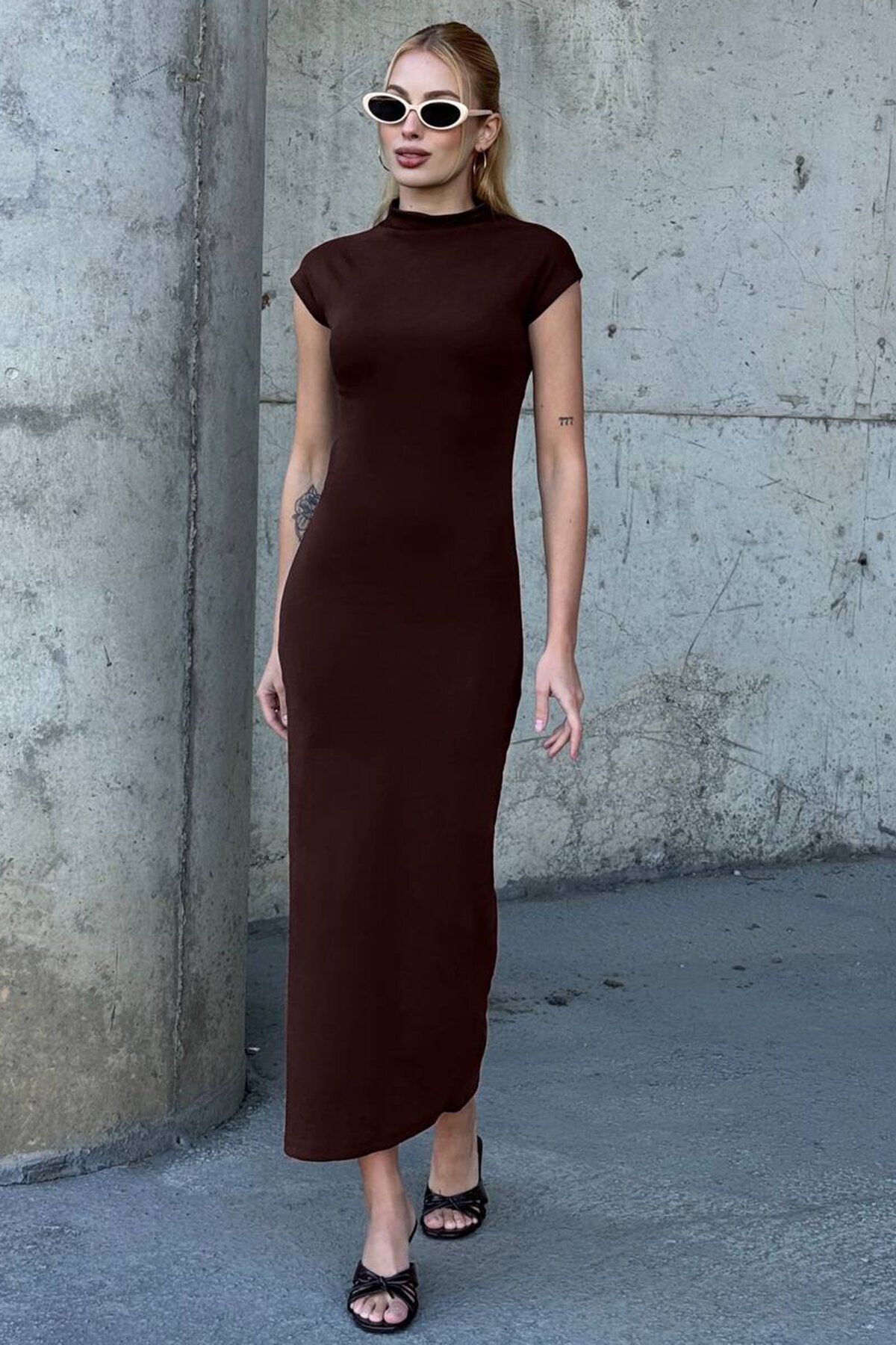 Dik Yaka Kolsuz Midi Boy Elbise