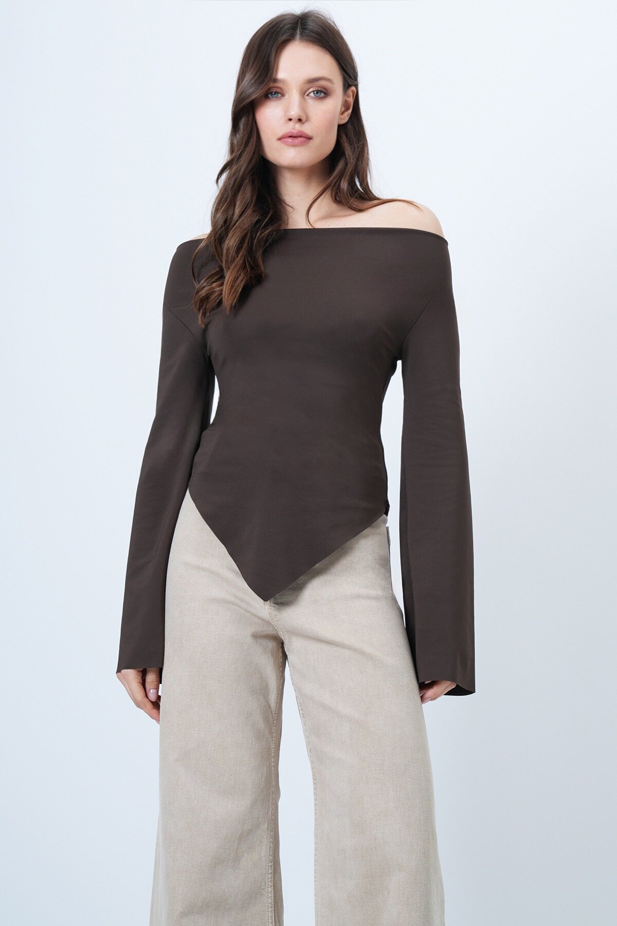 Drape Yaka Asimetrik Kesim Bluz