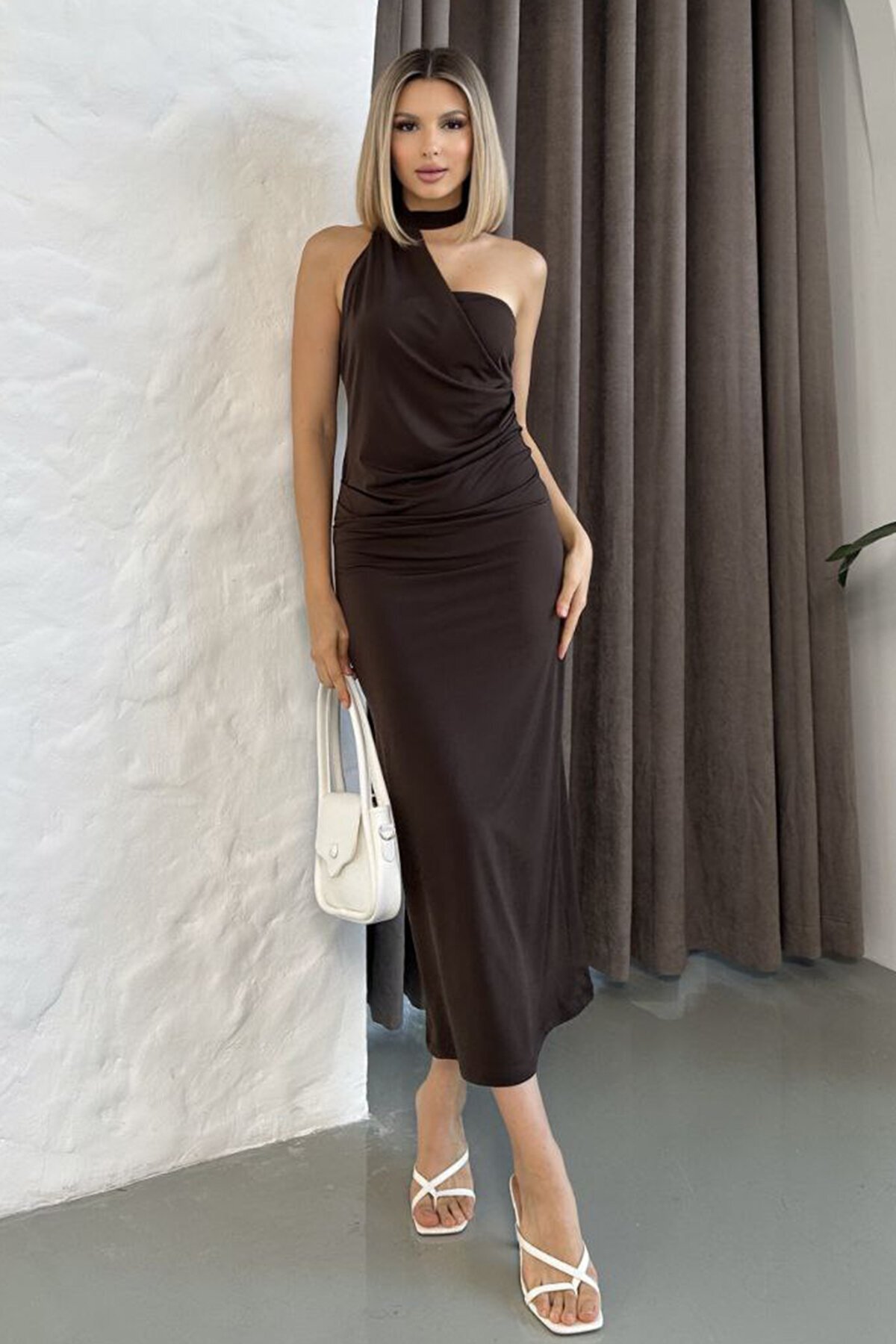 Drapeli Asimetrik Bağlamalı Uzun Elbise