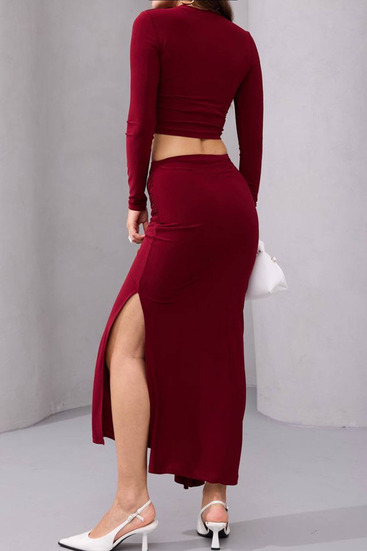 Drapeli Uzun Kollu Bluz ve Toka Detaylı Etek Takım