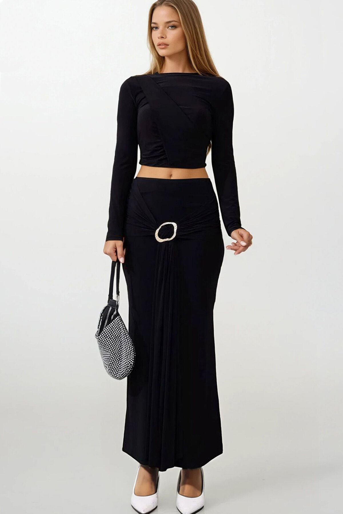 Drapeli Uzun Kollu Bluz ve Toka Detaylı Etek Takım