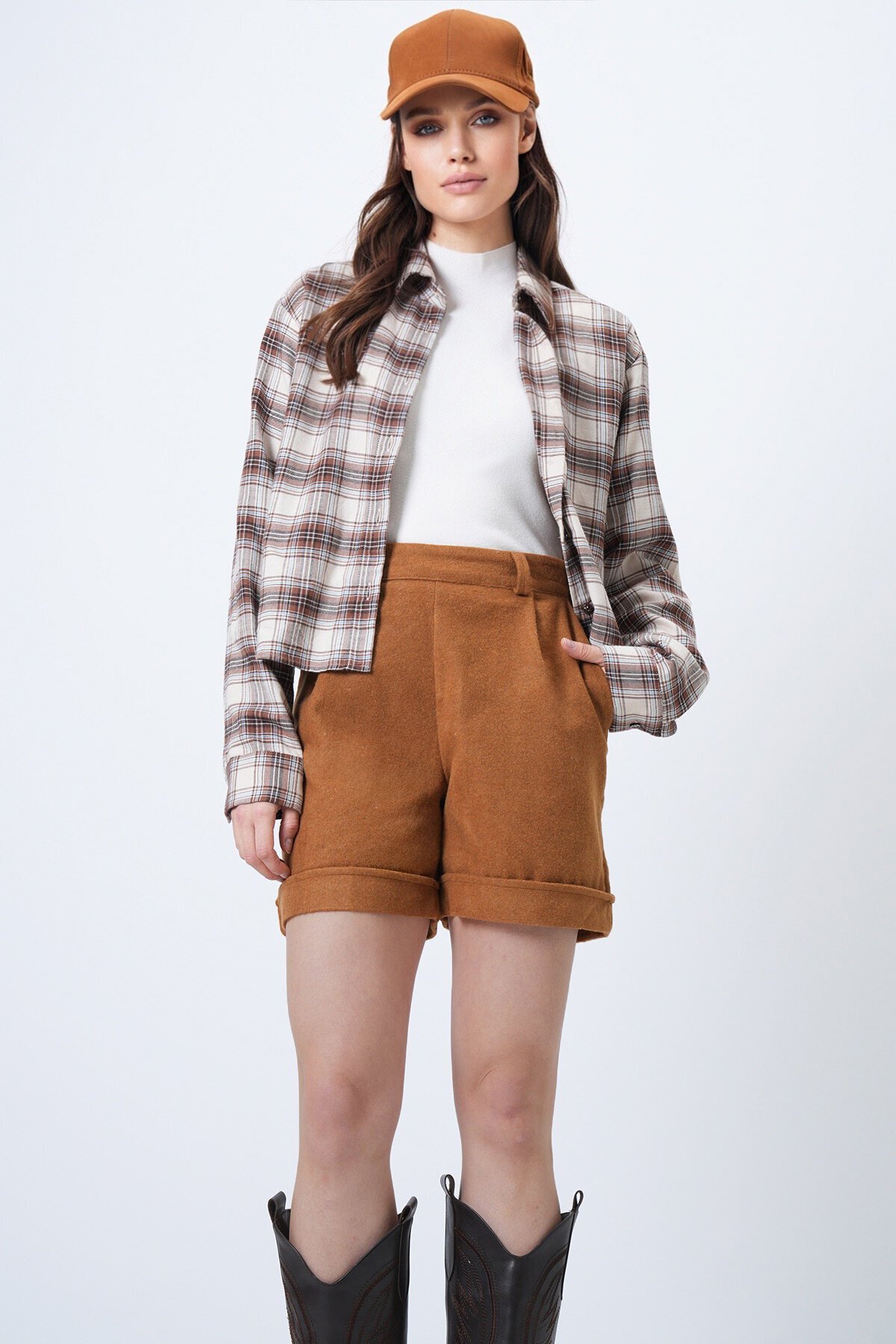 Duble Paça Çift Cepli Kışlık Kaşe Şort