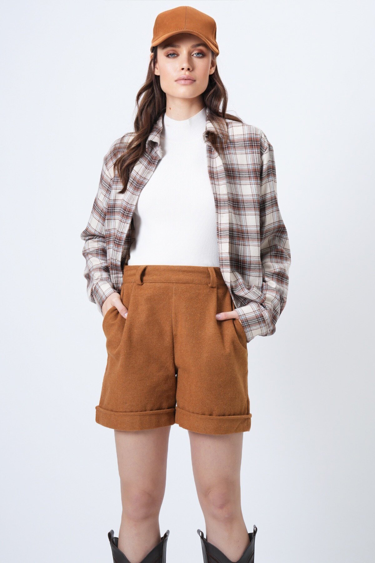 Duble Paça Çift Cepli Kışlık Kaşe Şort