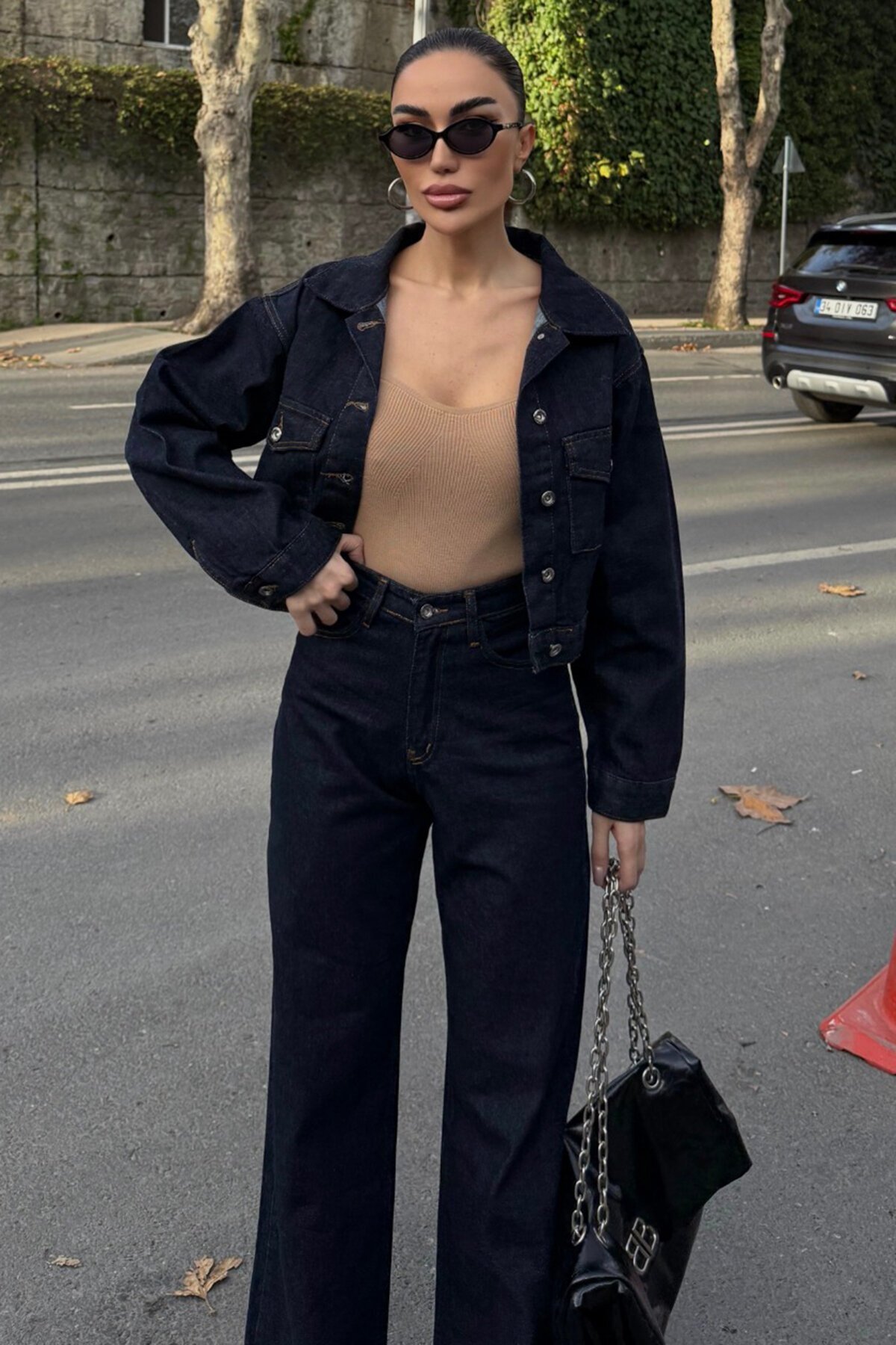 Düğmeli Crop Ceket ve Palazzo Jean Takım