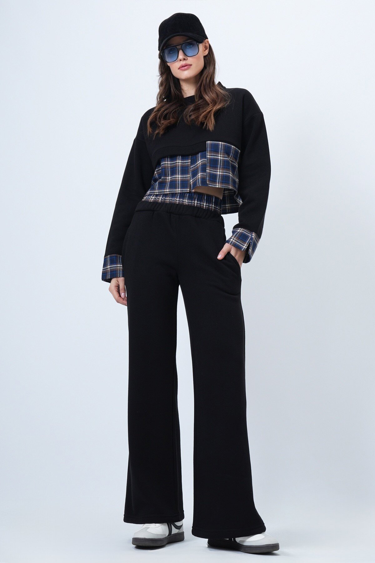 Ekose Detaylı Sweatshirt ve Geniş Paça Pantolon Takım