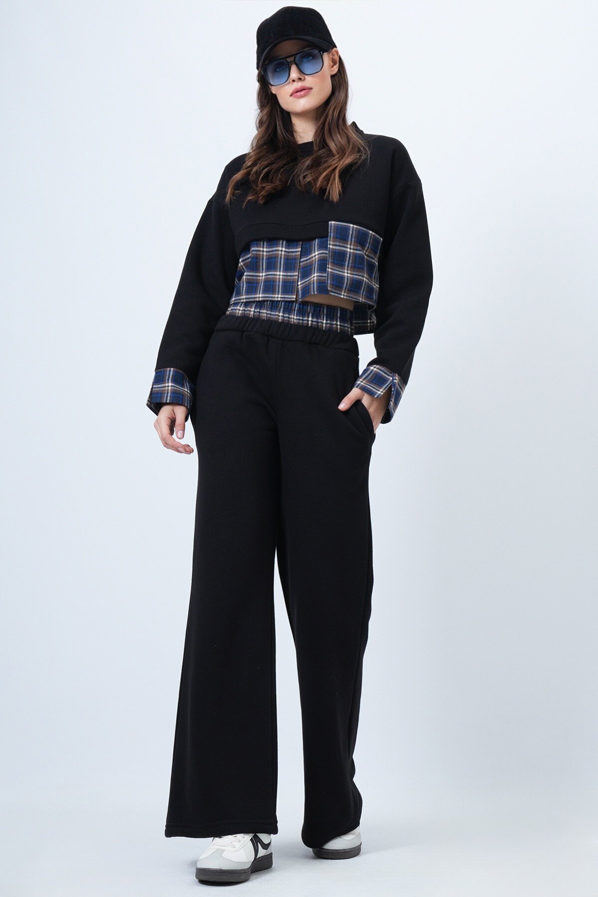 Ekose Detaylı Sweatshirt ve Geniş Paça Pantolon Takım