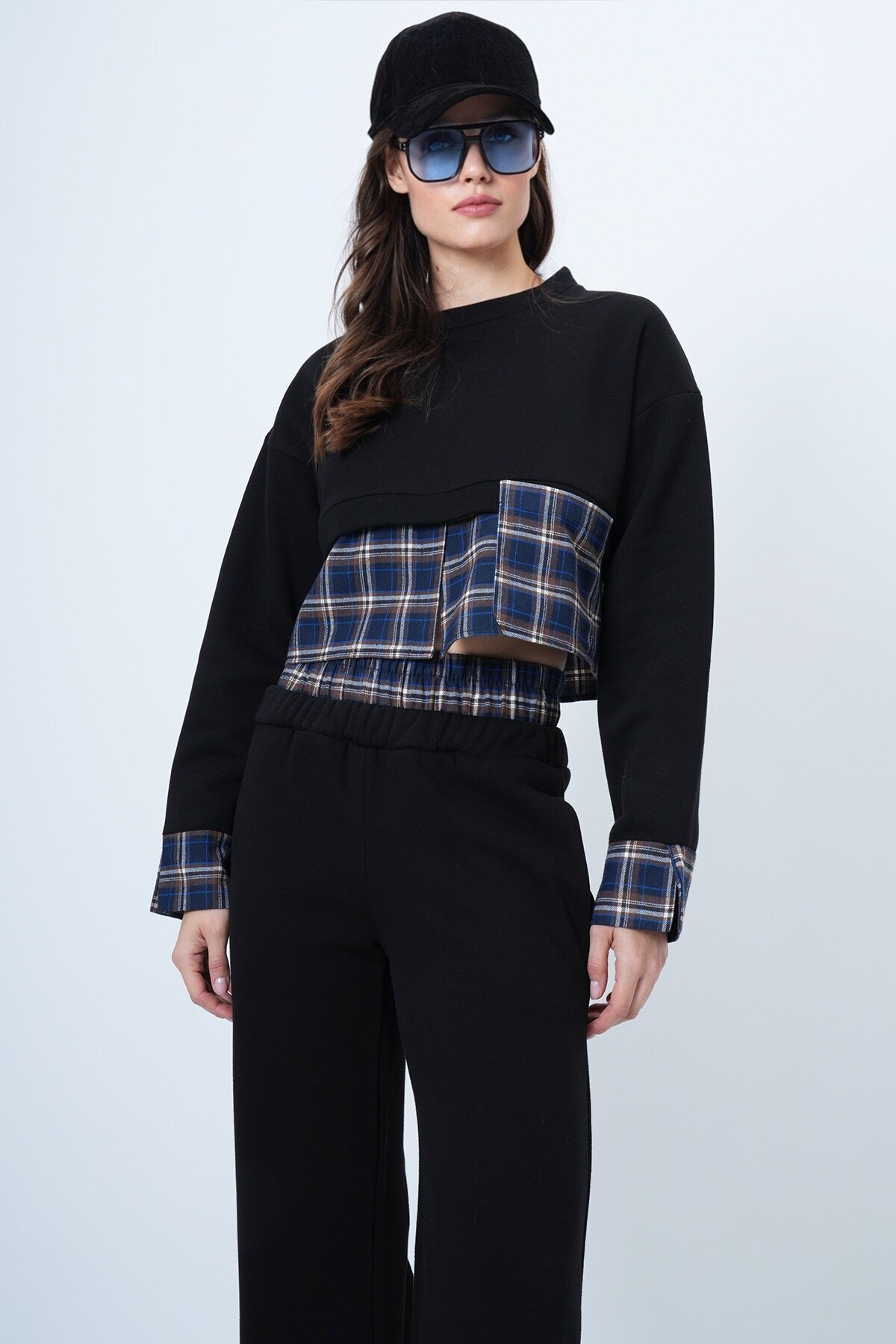 Ekose Detaylı Sweatshirt ve Geniş Paça Pantolon Takım