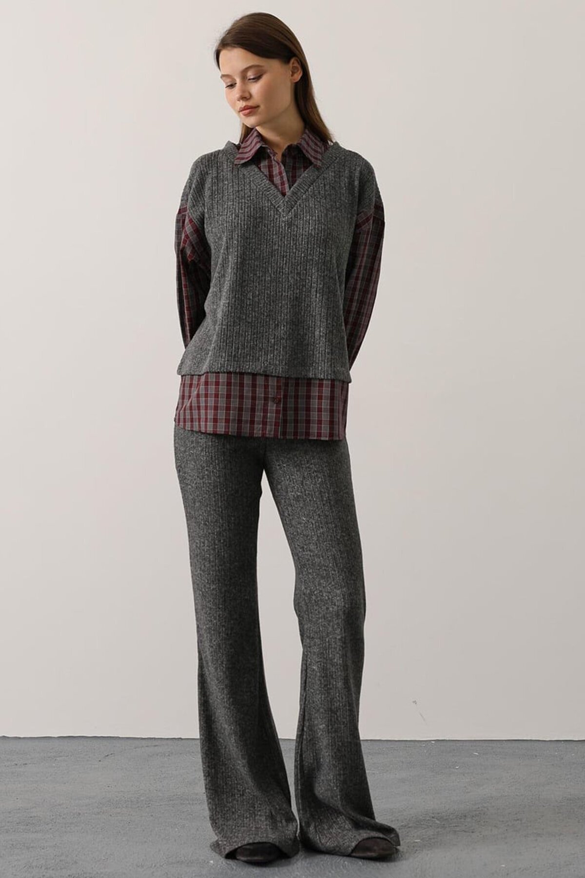 Ekose Gömlekli Hırka ve İspanyol Paça Pantolon Takım