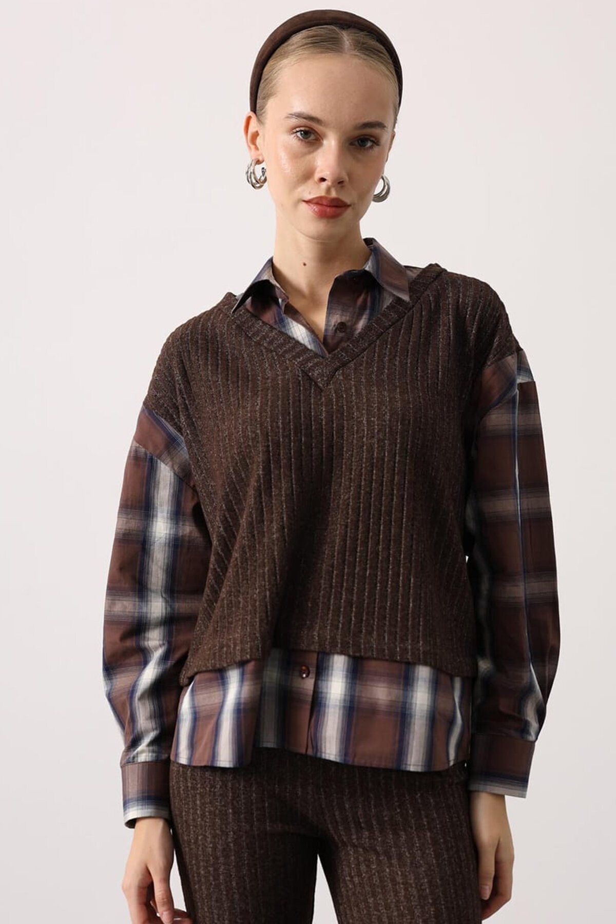 Ekose Gömlekli Hırka ve İspanyol Paça Pantolon Takım