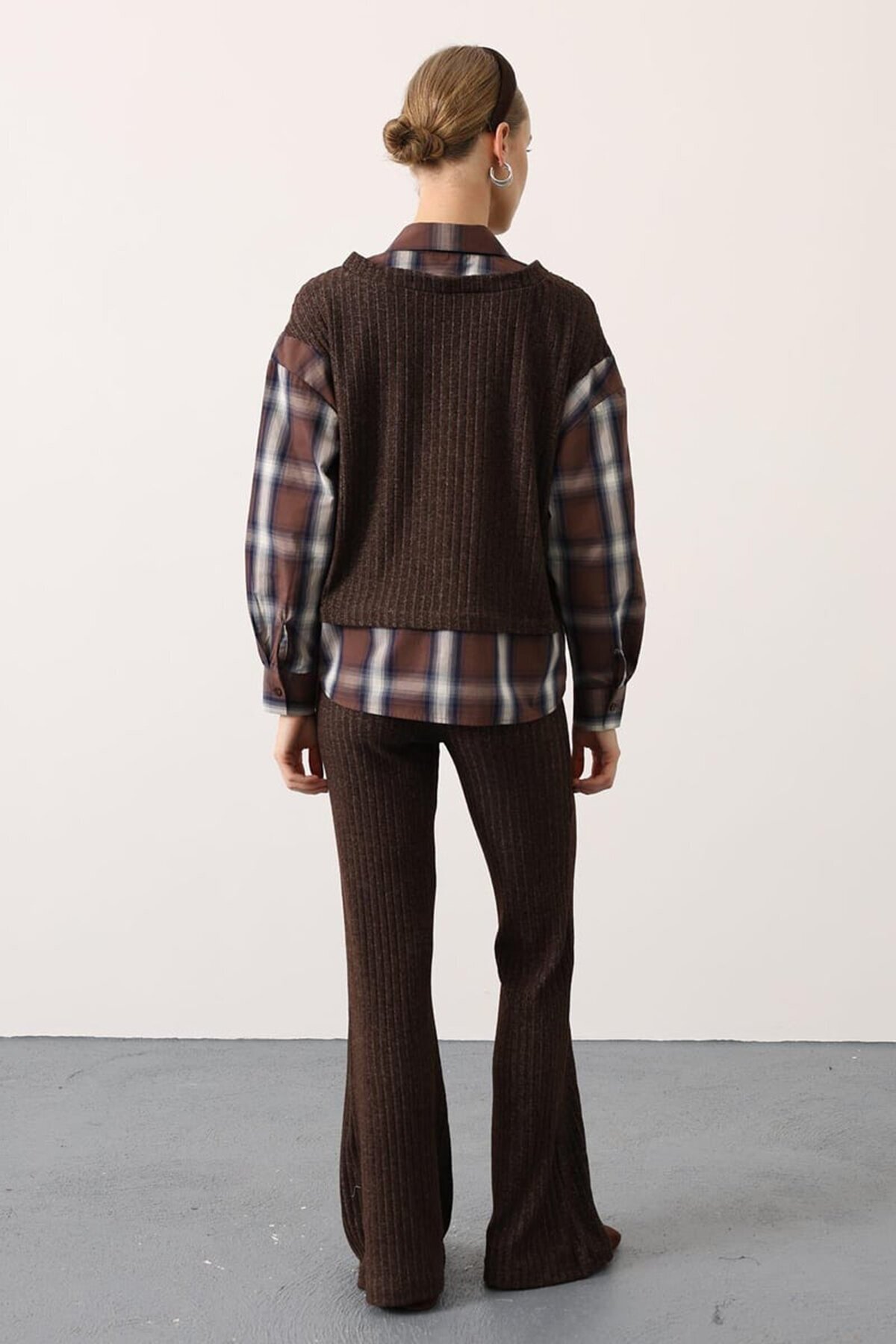 Ekose Gömlekli Hırka ve İspanyol Paça Pantolon Takım