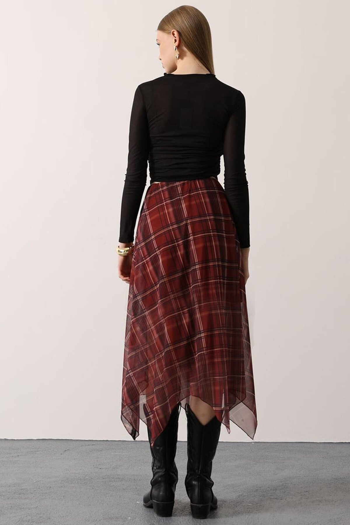 Ekoseli Asimetrik Kesim Astarlı Dantelli Etek