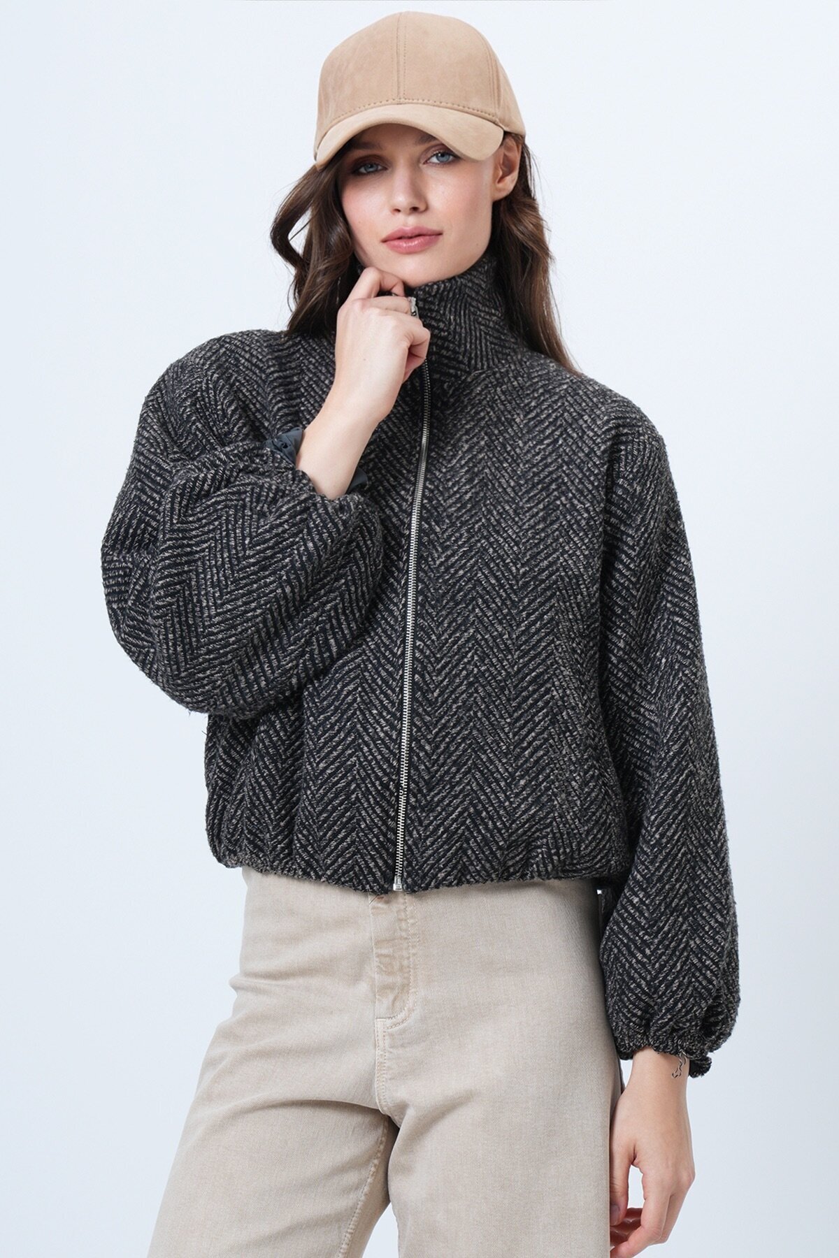 Fermuar Kapamalı Beli Lastikli Çift Cepli Bomber Kaşe Mont