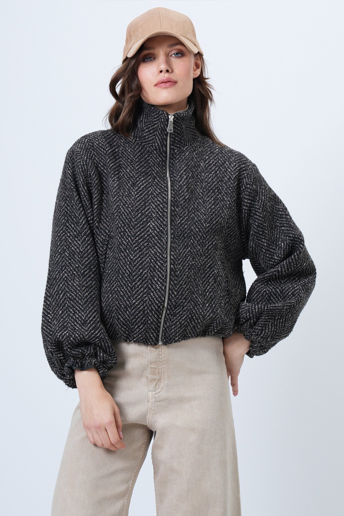 Fermuar Kapamalı Beli Lastikli Çift Cepli Bomber Kaşe Mont