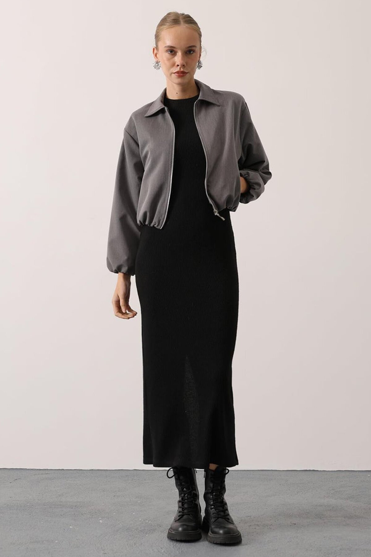 Fermuar Kapamalı Beli Ve Kolları Lastikli Bomber Astarlı Ceket