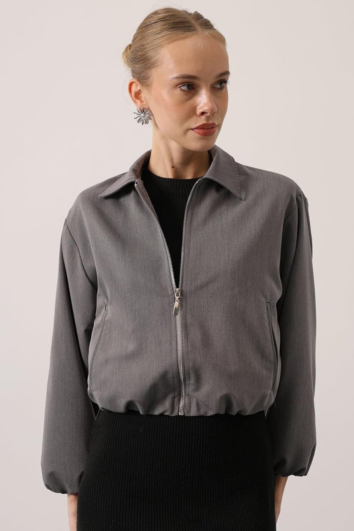 Fermuar Kapamalı Beli Ve Kolları Lastikli Bomber Astarlı Ceket