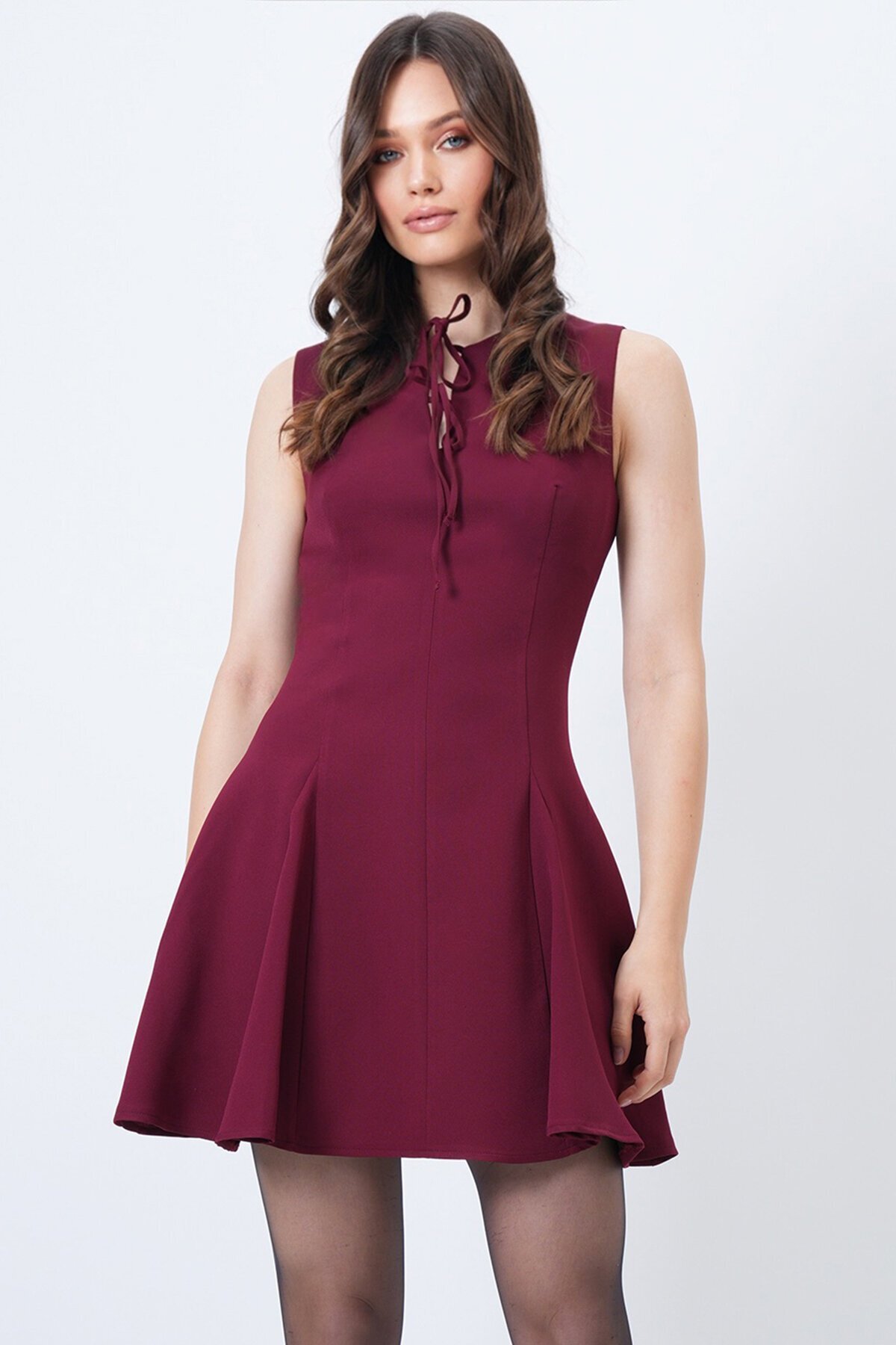 Fermuarlı Bağcıklı Kısa Kollu Mini Elbise