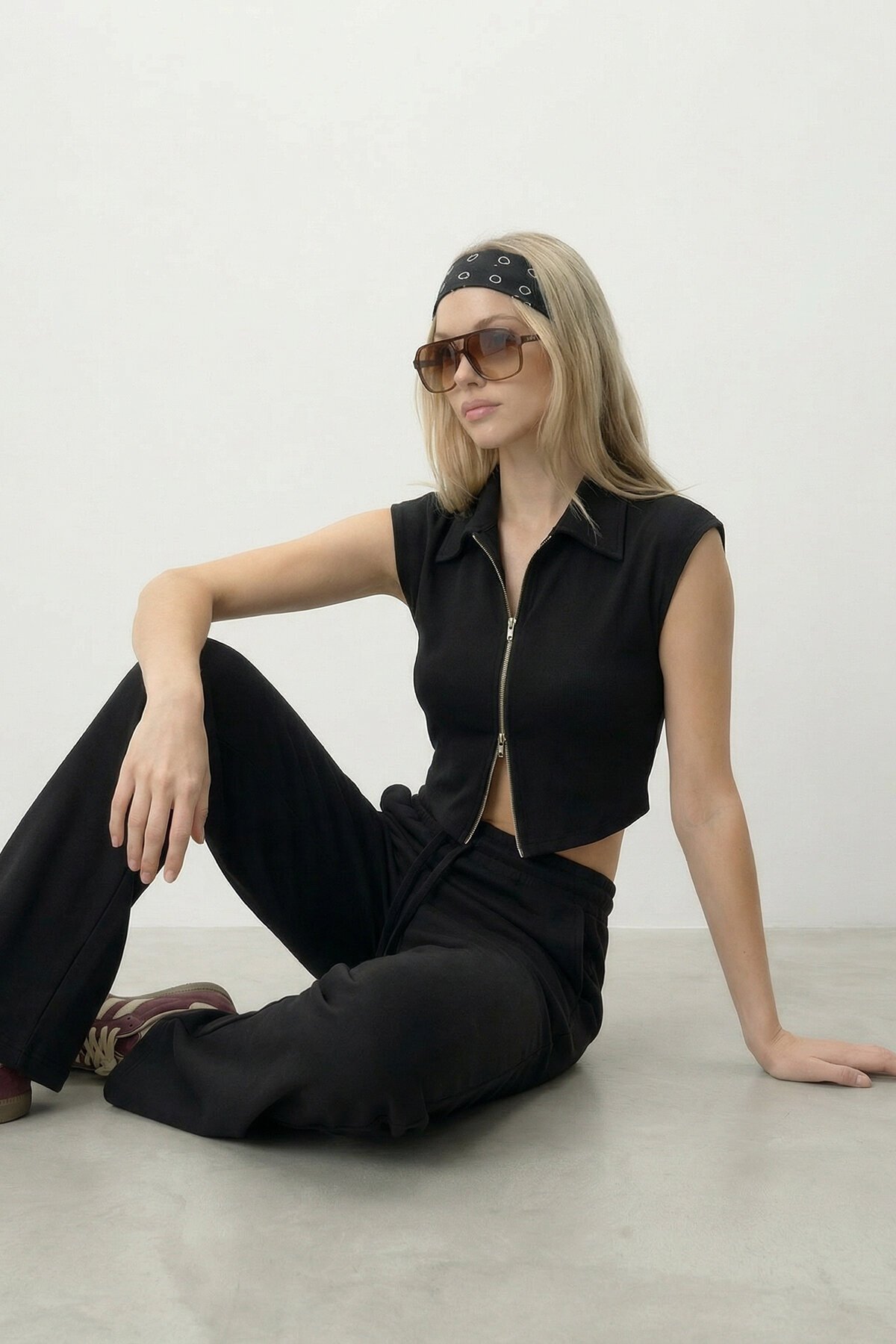 Fermuarlı Crop Hırka Ve Lastikli Eşofman Takımı