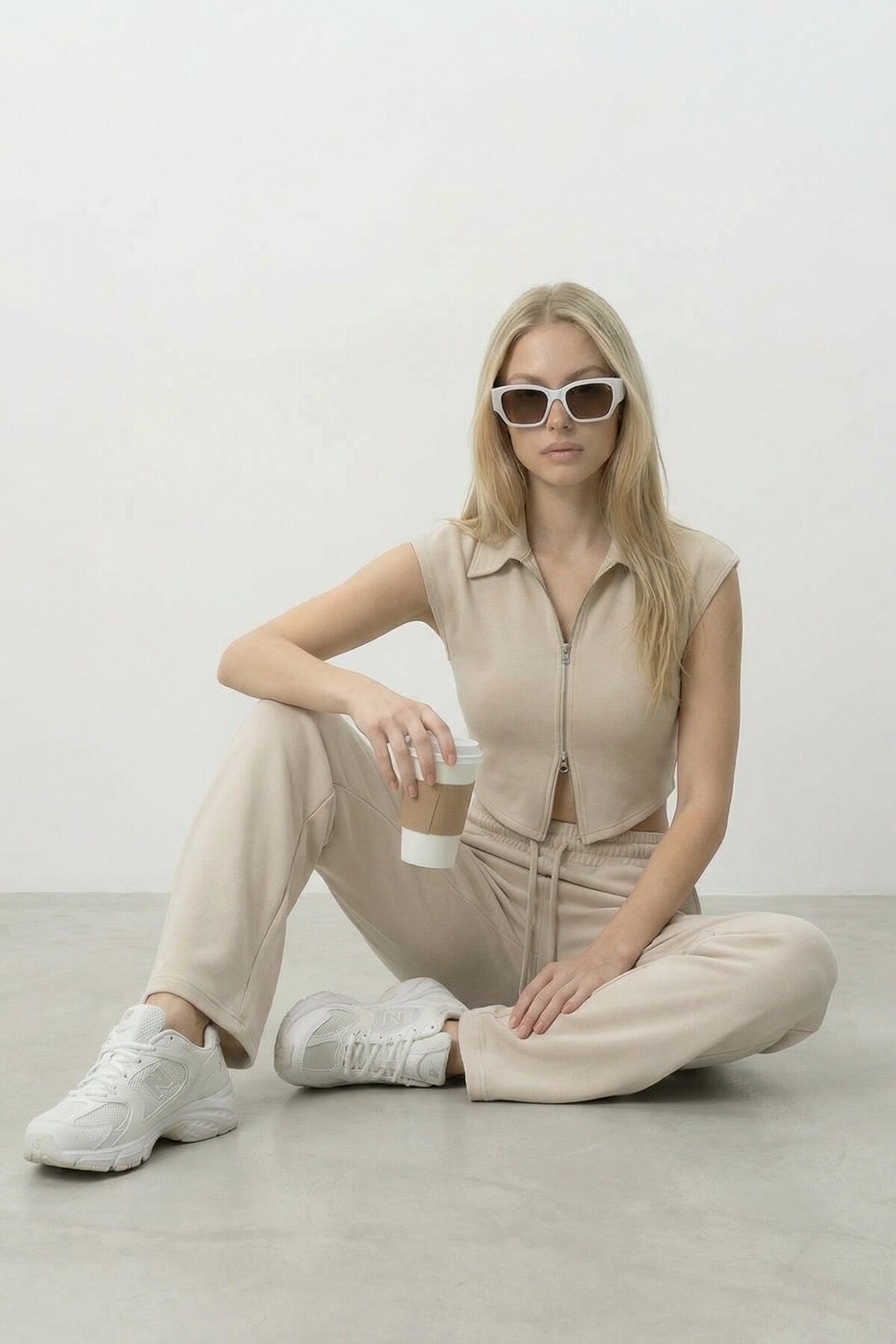 Fermuarlı Crop Hırka Ve Lastikli Eşofman Takımı