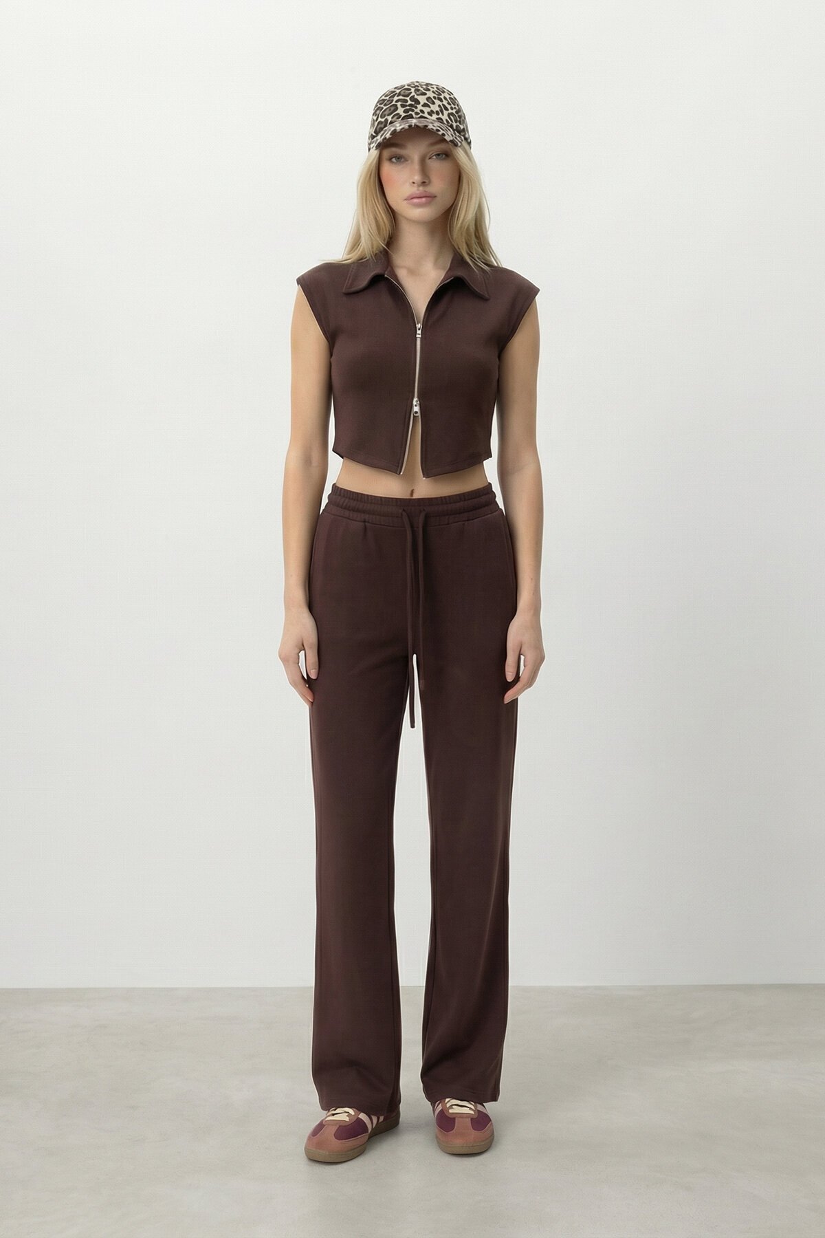 Fermuarlı Crop Hırka Ve Lastikli Eşofman Takımı