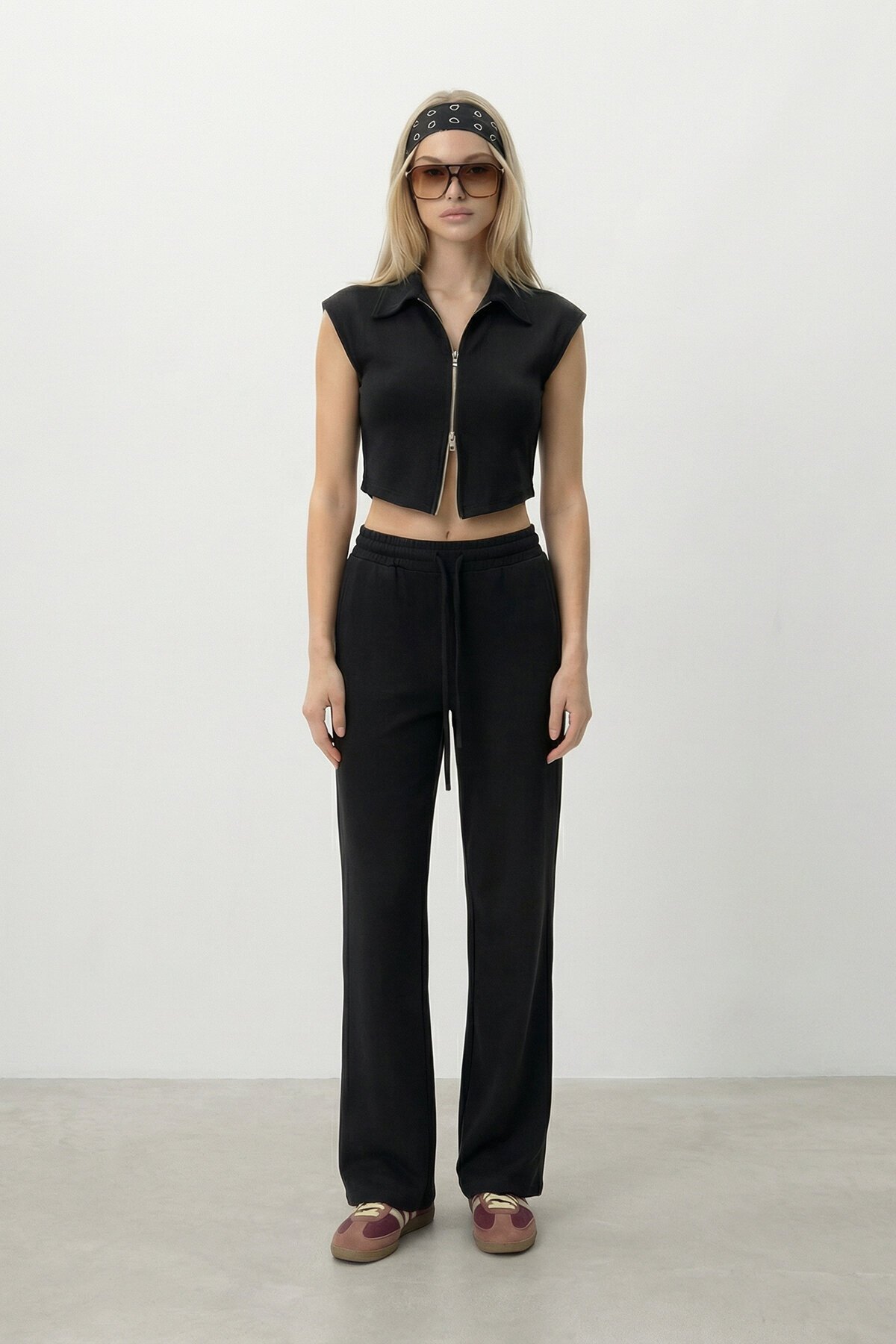 Fermuarlı Crop Hırka Ve Lastikli Eşofman Takımı