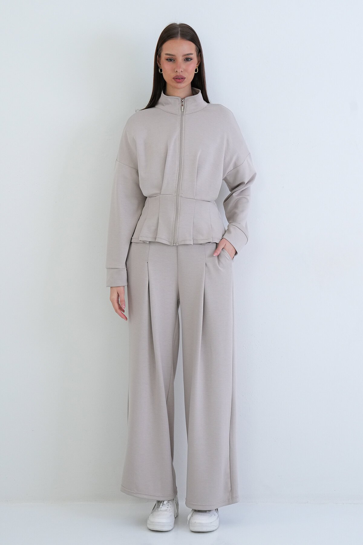 Fermuarlı Sweatshirt Ve Beli Lastikli Pantolon Takım