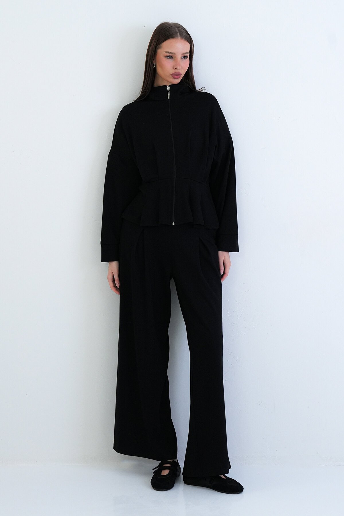 Fermuarlı Sweatshirt Ve Beli Lastikli Pantolon Takım