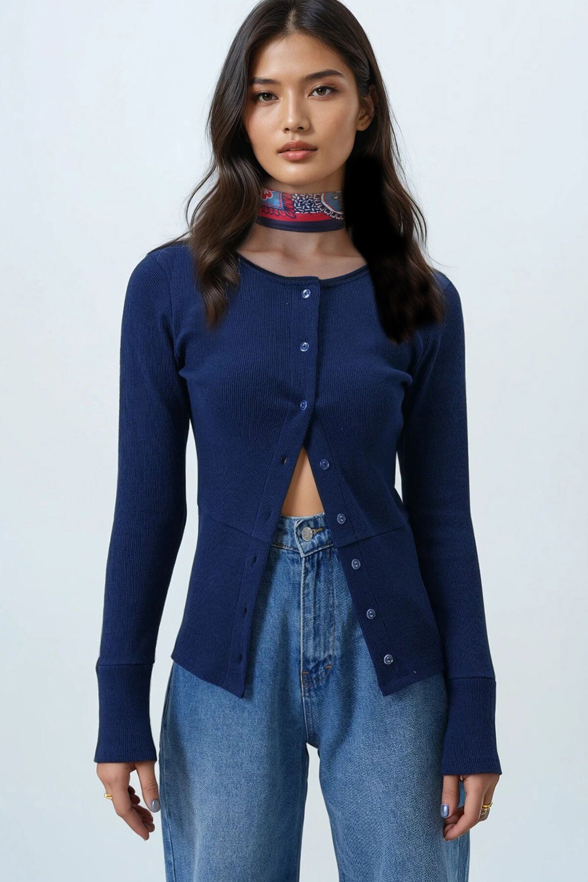 Geniş Manşetli Dikiş Detaylı Önü Düğmeli Kaşkorse Bluz