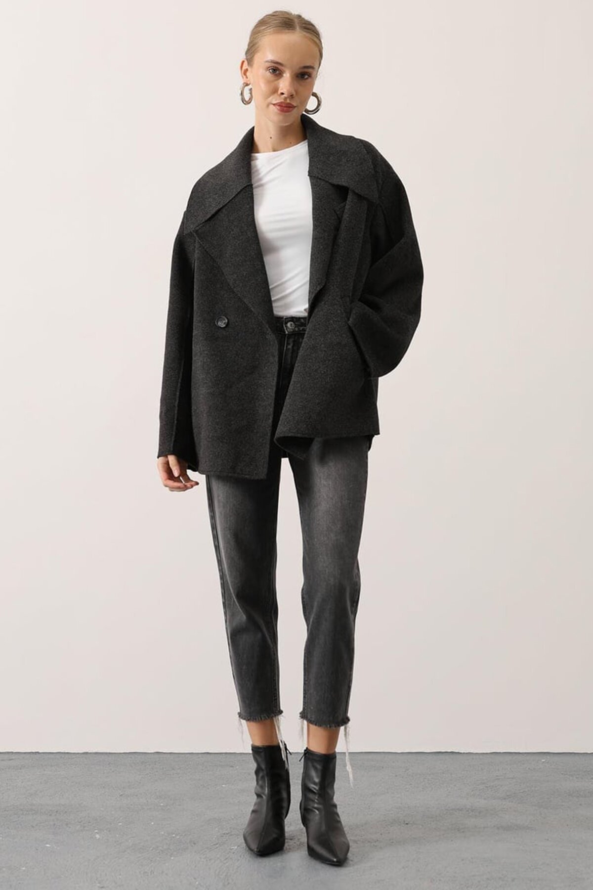 Geniş Yaka Çift Cepli Kaşe Ceket