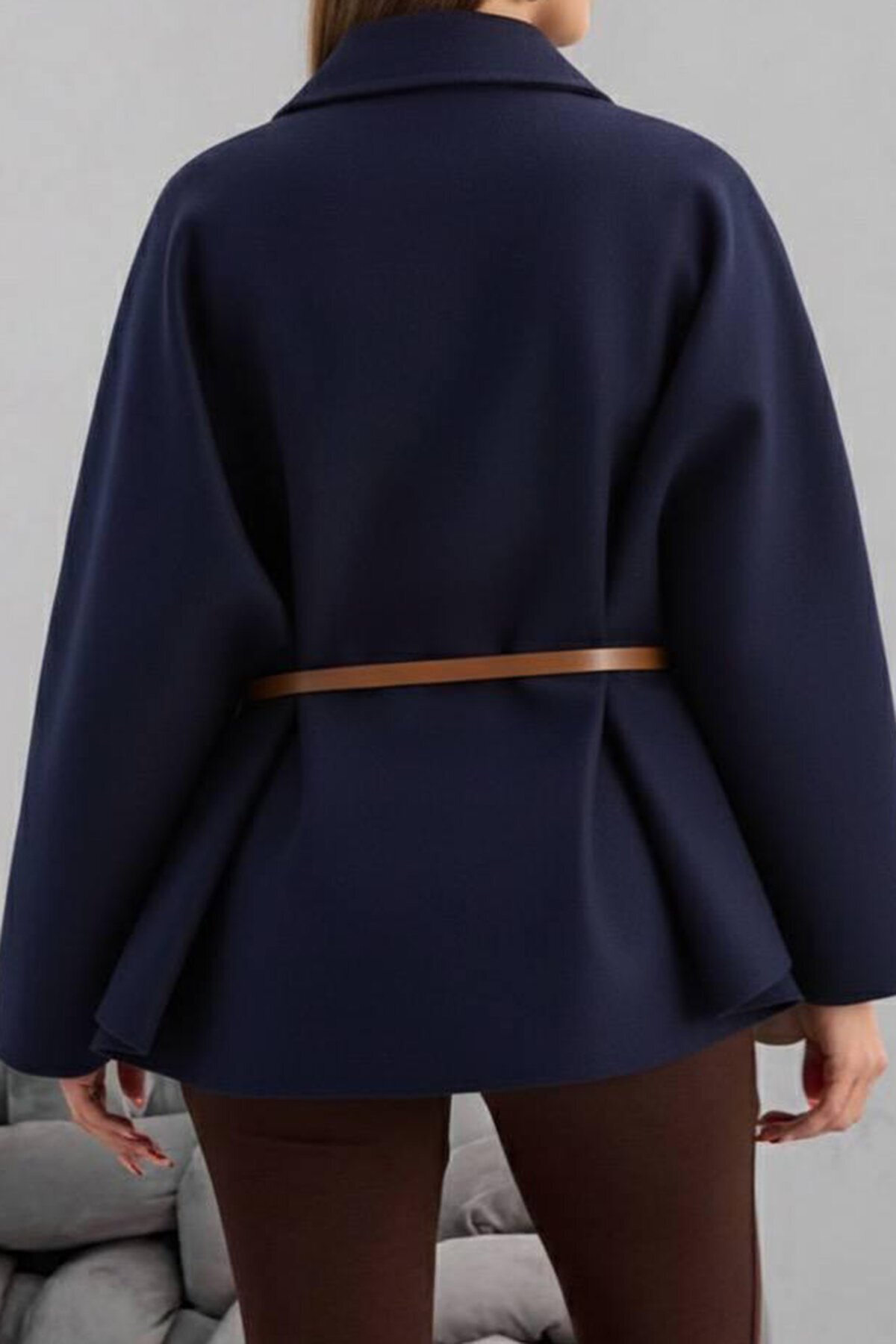 Gold Düğmeli Kemerli Kaşe Panço