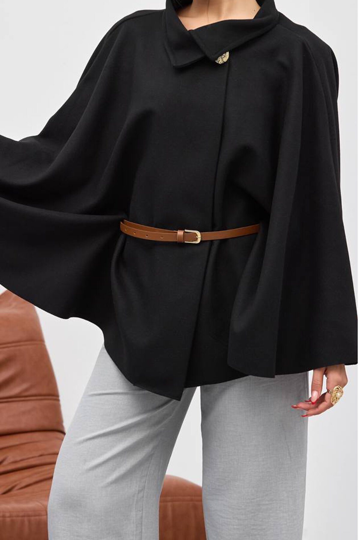 Gold Düğmeli Kemerli Kaşe Panço