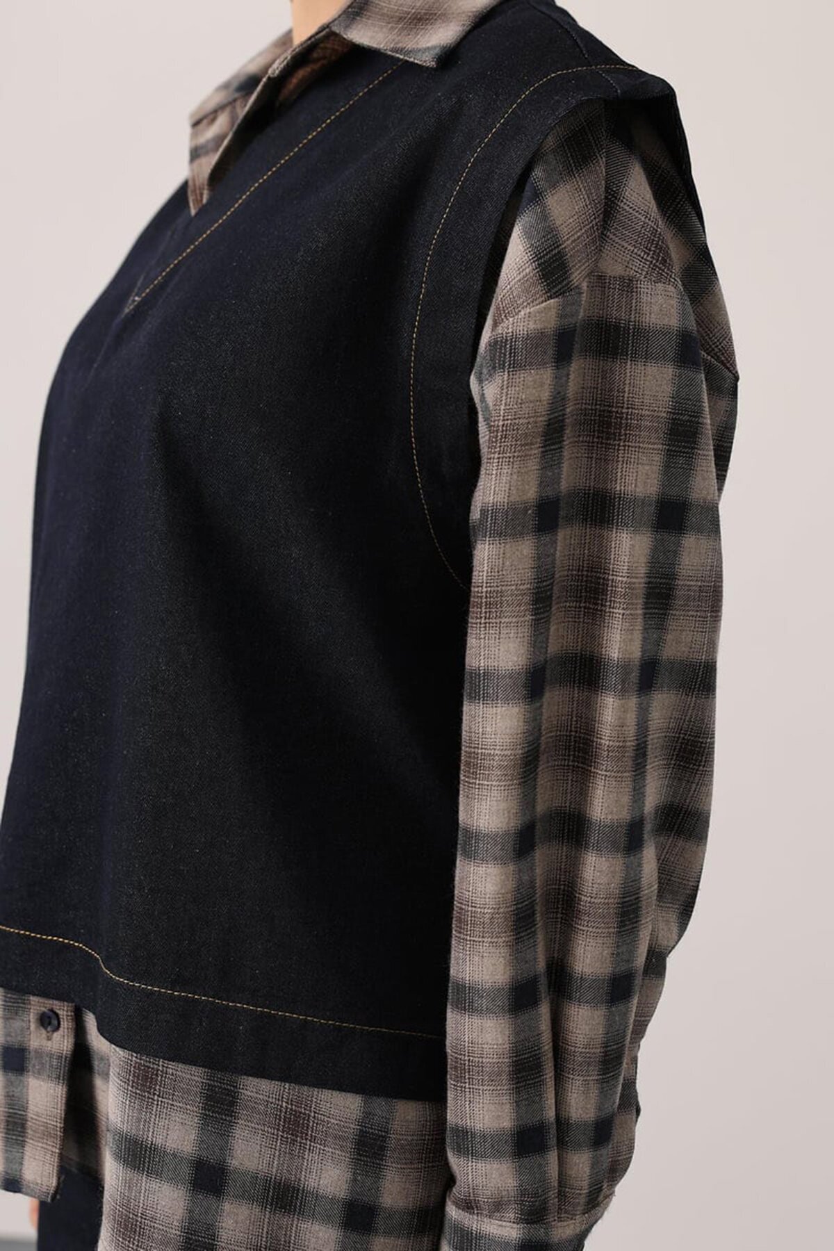 Ekoseli Gömlek V Yaka Bluz Ve Düğmeli Palazzo Pantolon Denim Takım