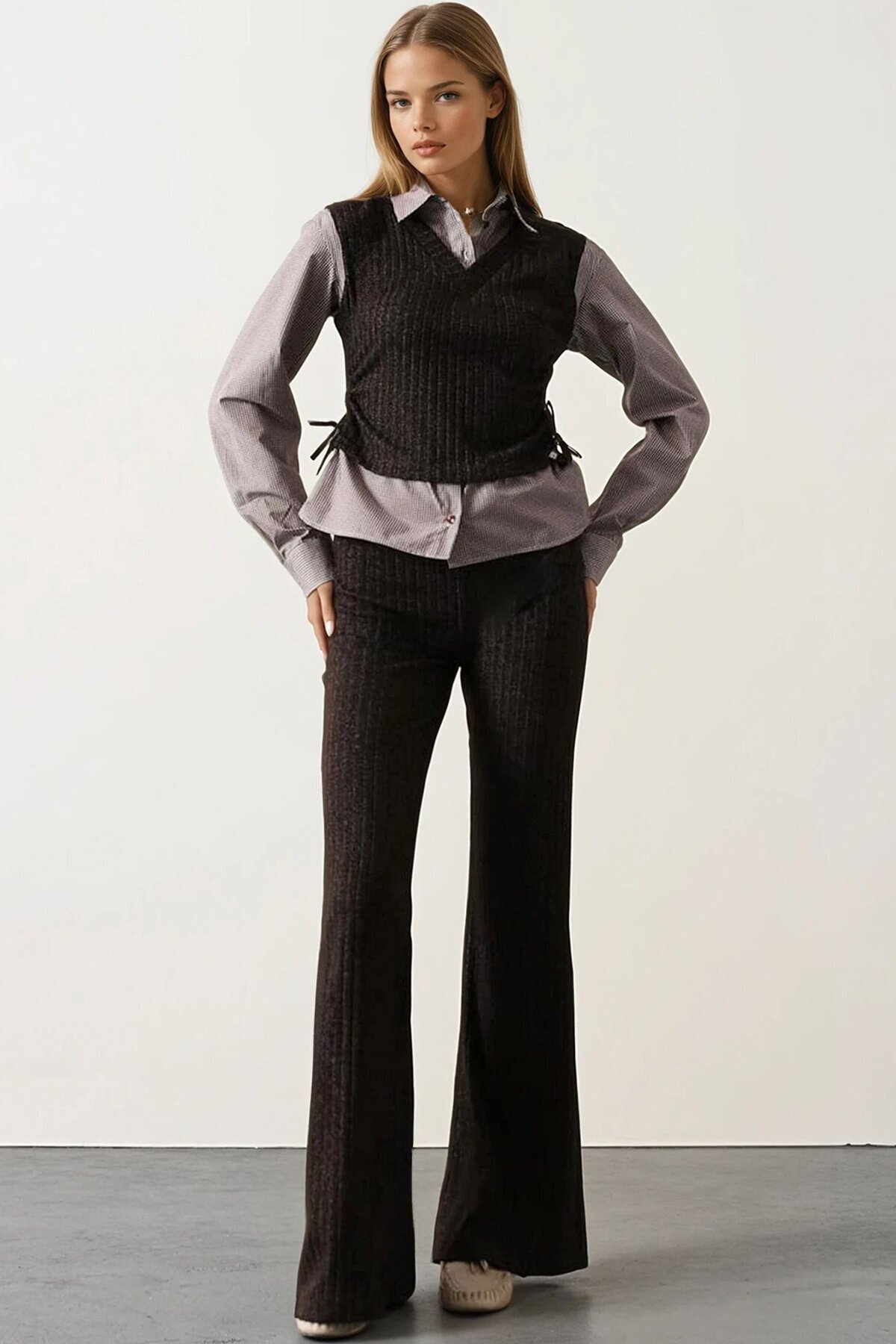 Gömlek Detaylı Büzgülü Bluz ve Beli Lastikli Pantolon Triko Takım