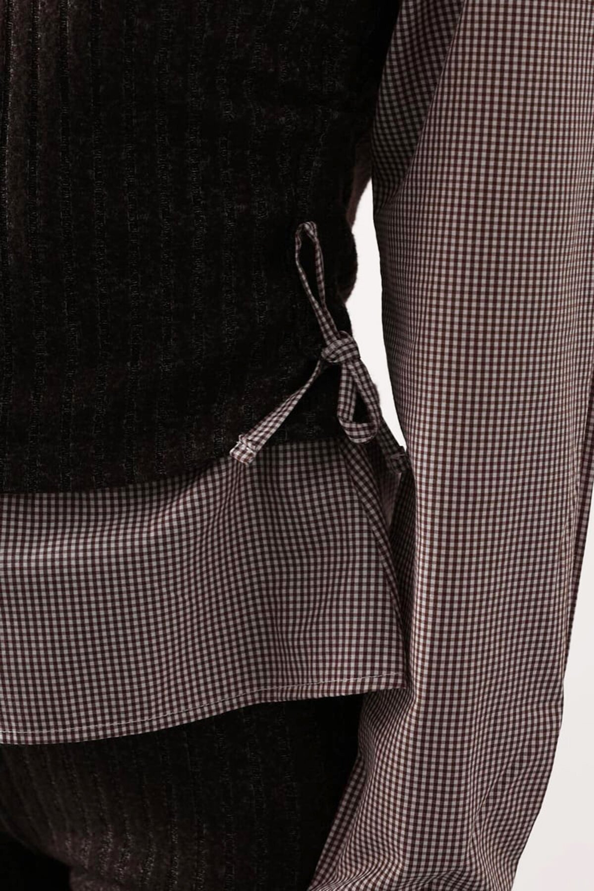 Gömlek Detaylı Büzgülü Bluz ve Beli Lastikli Pantolon Triko Takım