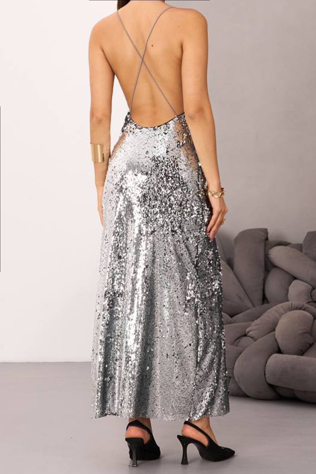 İp Askılı Sırt Dekolteli Payetli Midi Boy Etek