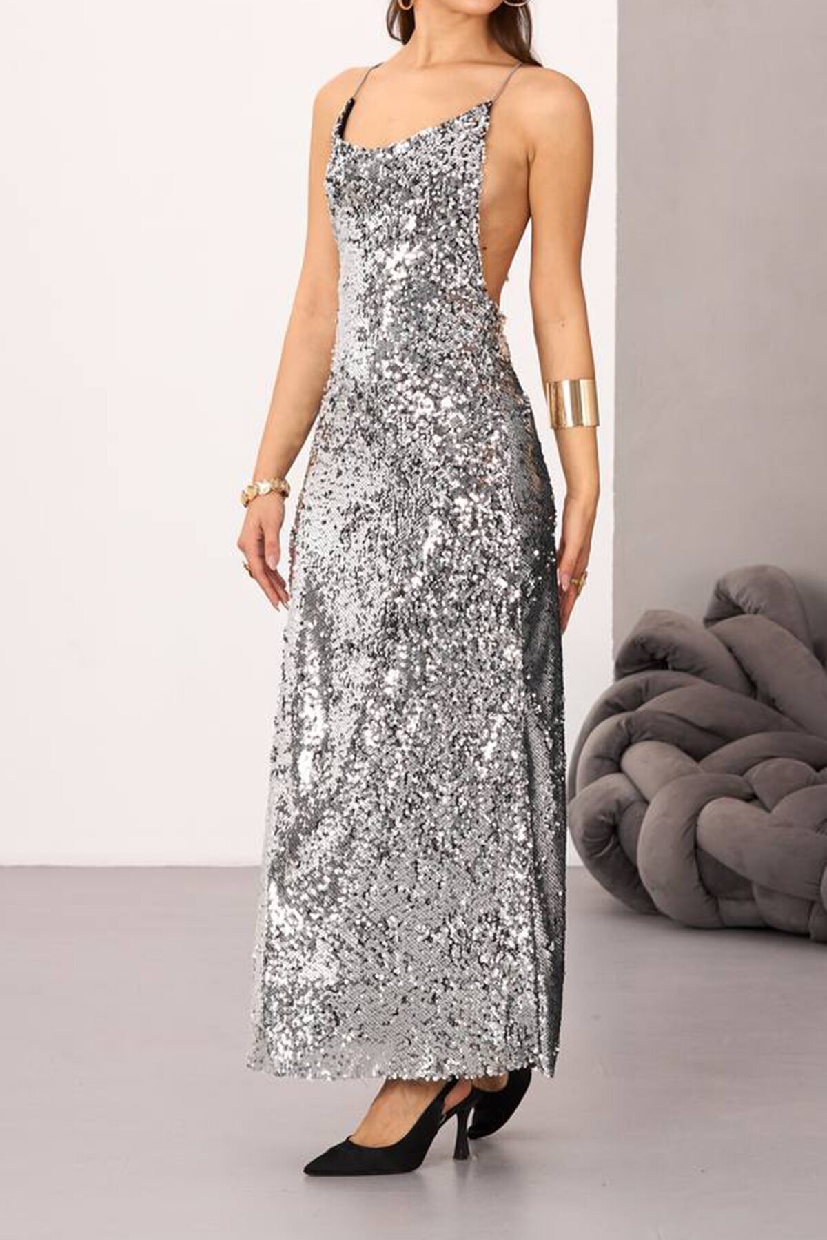 İp Askılı Sırt Dekolteli Payetli Midi Boy Etek