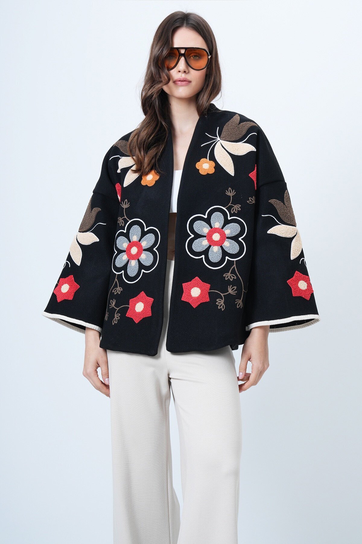 Kabartmalı Çiçek İşlemeli Oversize Ceket