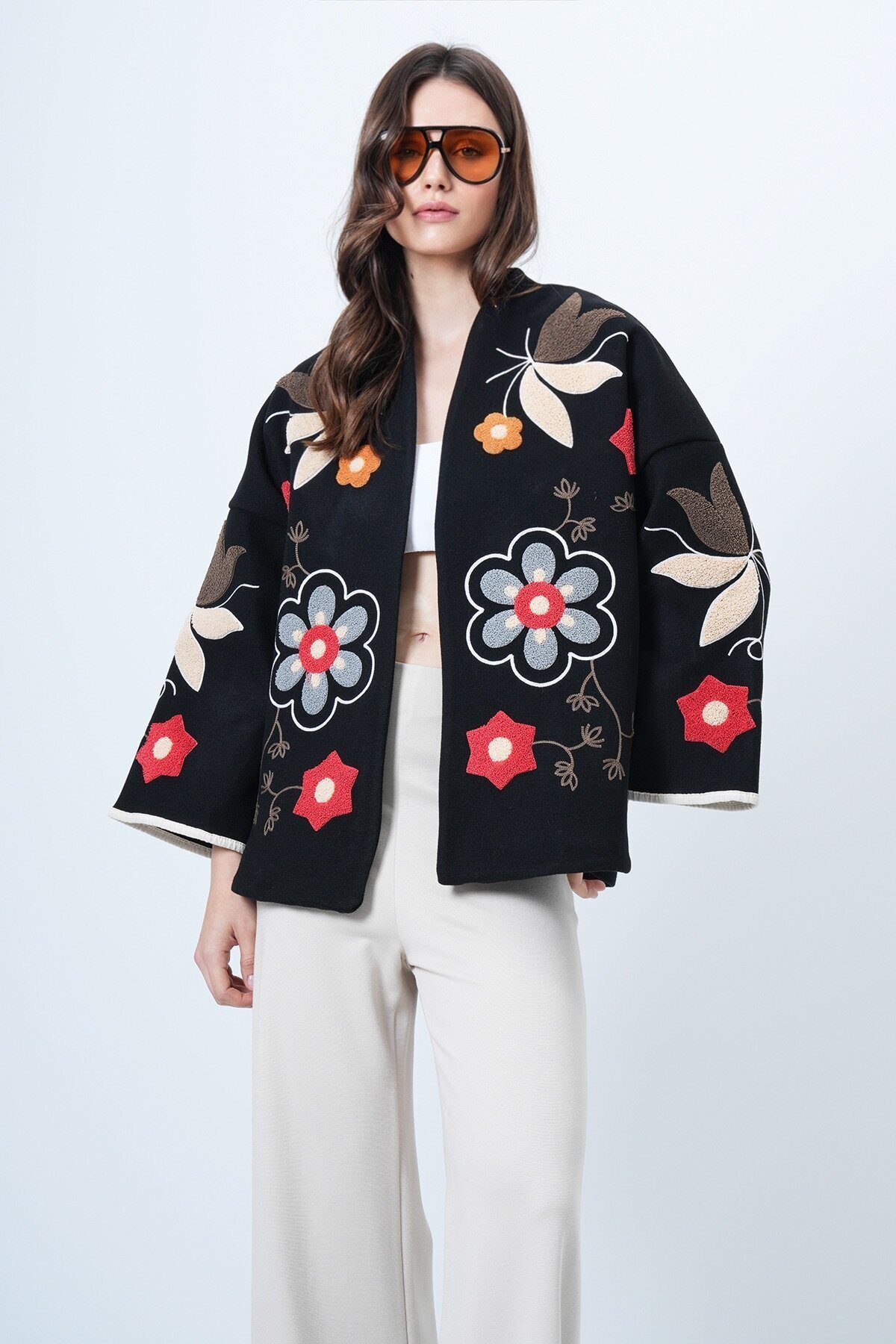 Kabartmalı Çiçek İşlemeli Oversize Ceket
