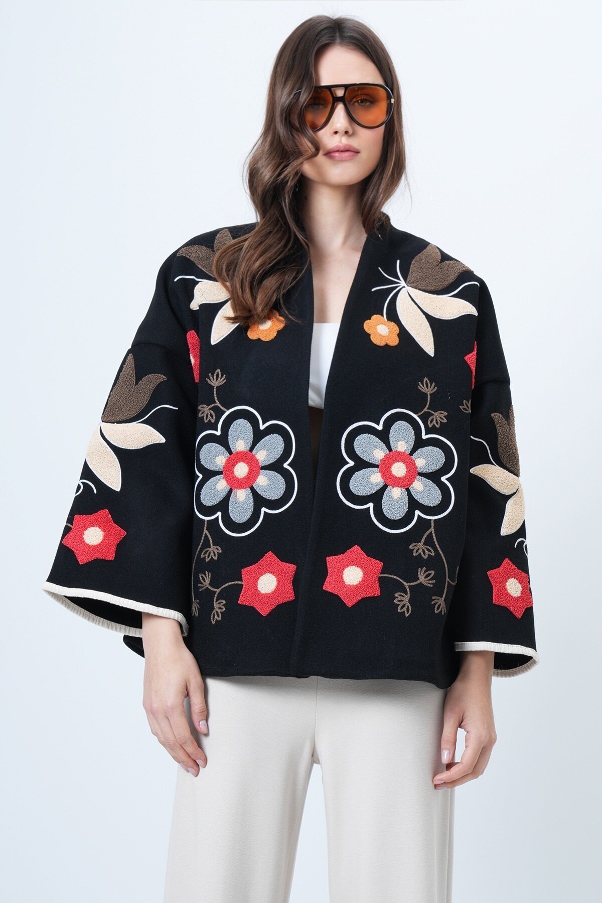Kabartmalı Çiçek İşlemeli Oversize Ceket