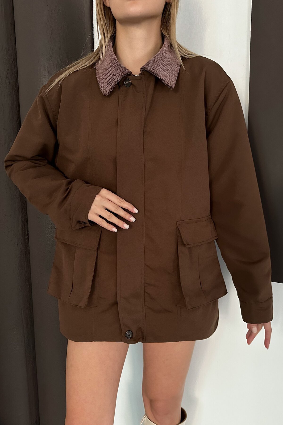 Kadife Yaka Çift Cepli Astarlı Fermuar Kapamalı Ceket