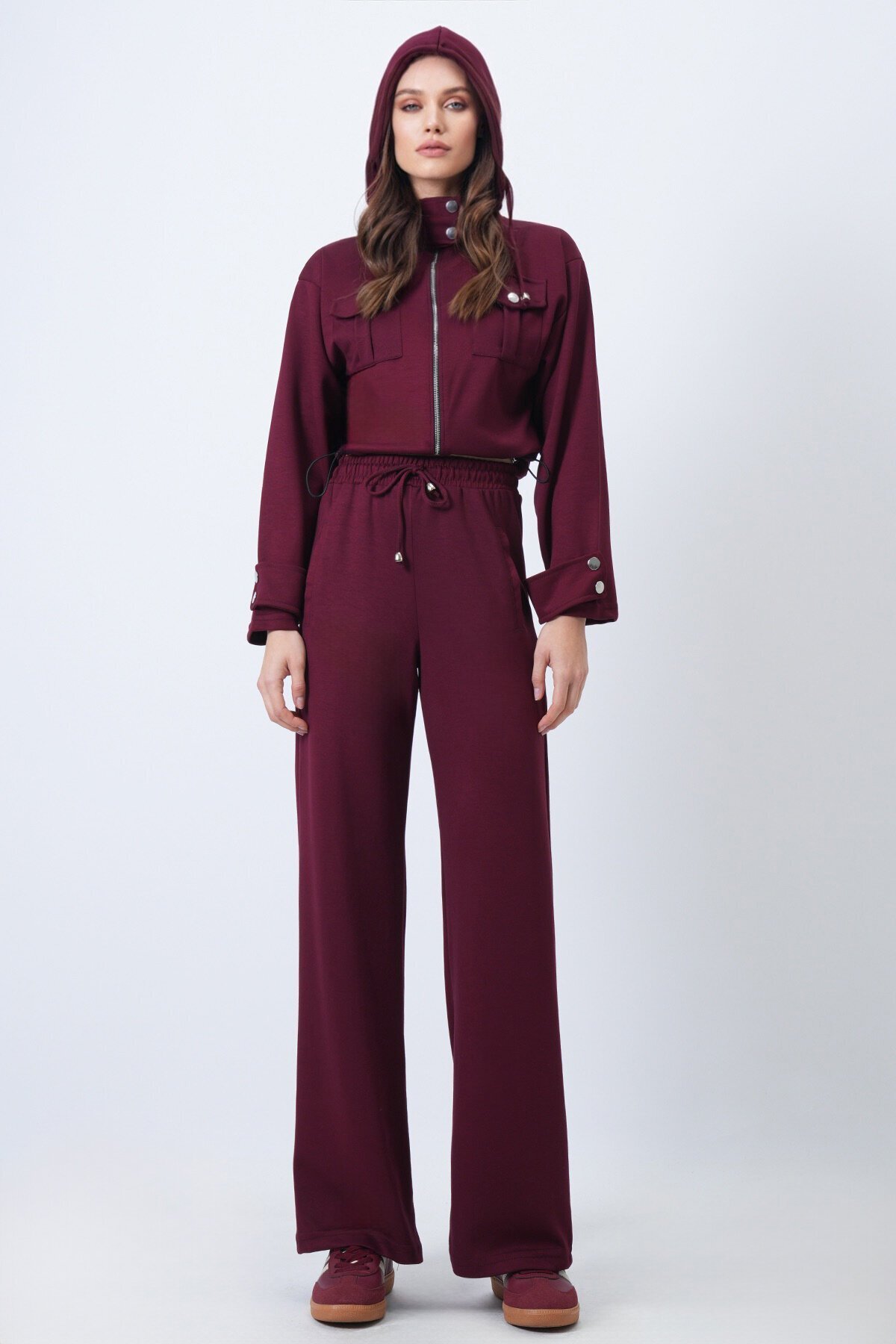 Kapüşonlu Çift Cepli Ceket ve Beli Lastikli Pantolon Takım