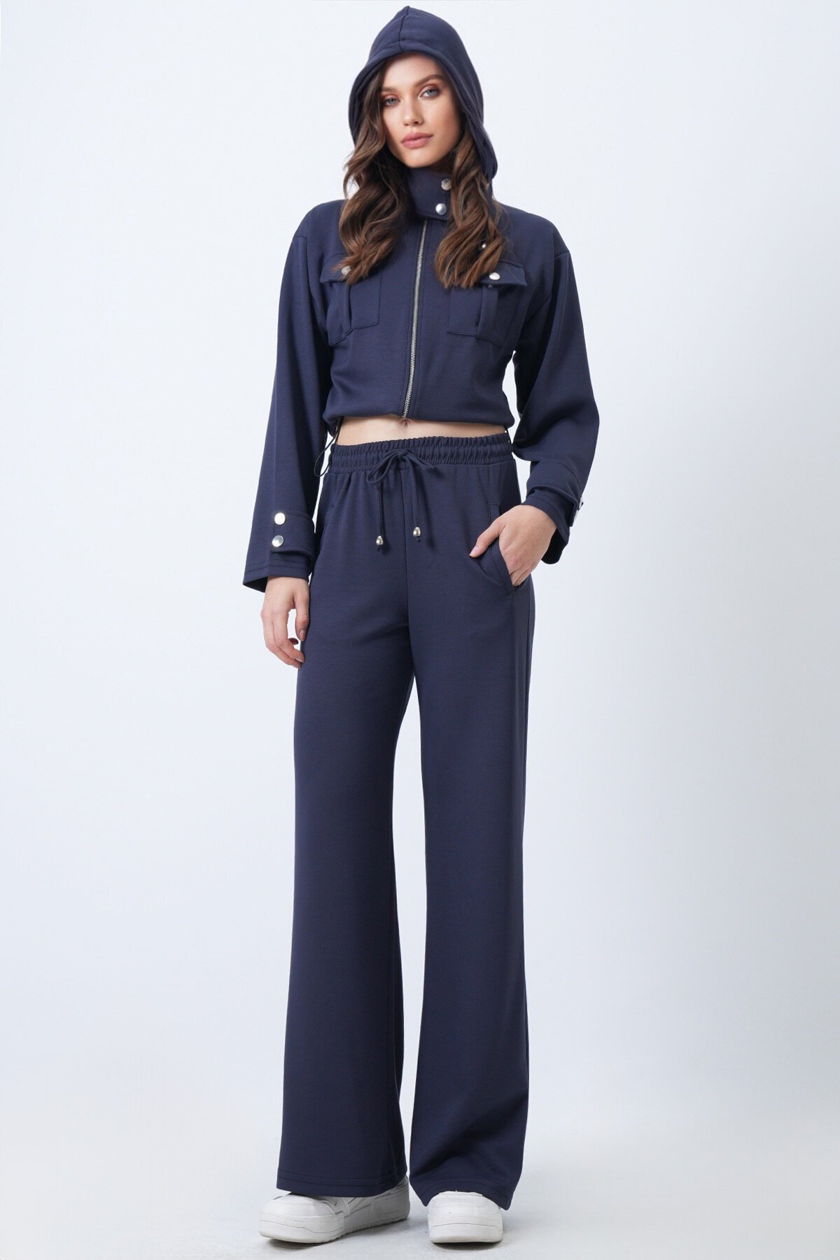 Kapüşonlu Çift Cepli Ceket ve Beli Lastikli Pantolon Takım